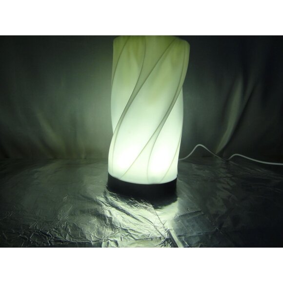 Modern Twist Design LED Table Lamp USB Powered 3D printed in USA - Picture 11 of 14